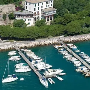 Paradiso Hotel